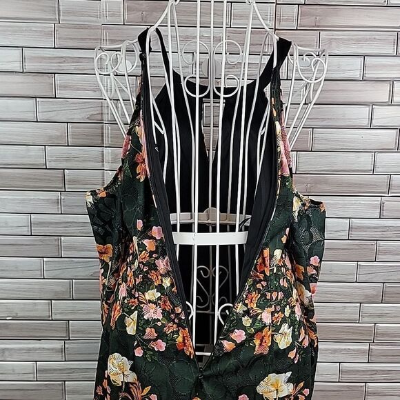 Guess floral sheath mini dress Size 6 - Picture 8 of 12